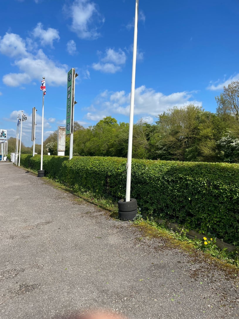 Quad World hedge cut 2